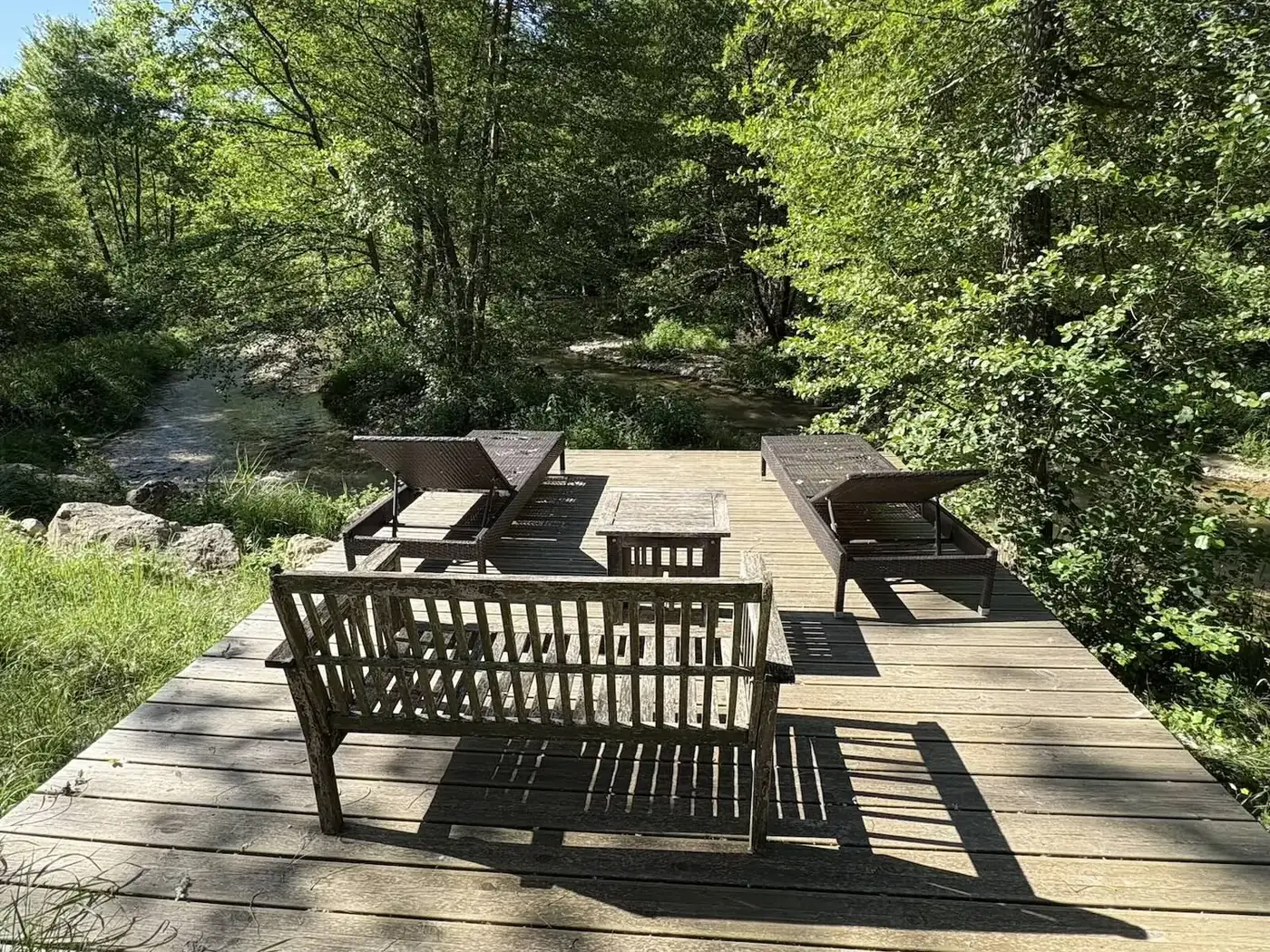 Rivière et ponton